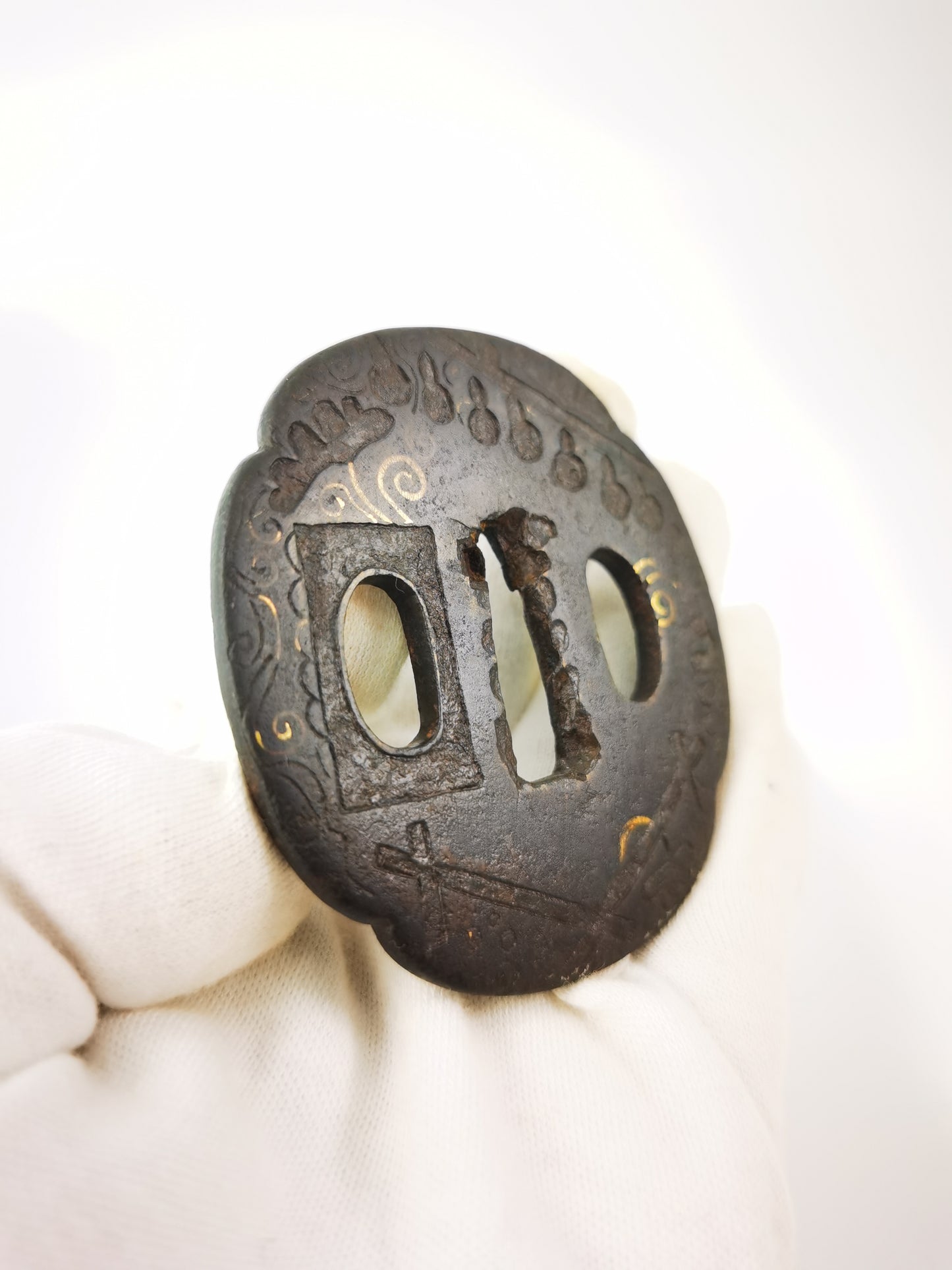 Japanese Inlaid Gourd & Twisting Vine Tsuba for  Wakziashi Edo Period Antique A342