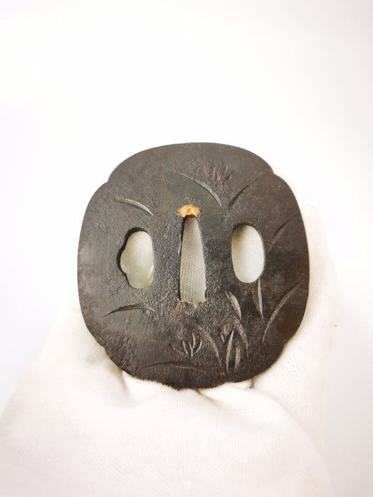 Japanese Orchid Quince-shaped Tsuba for Katana Wakziashi Edo Period Antique A345