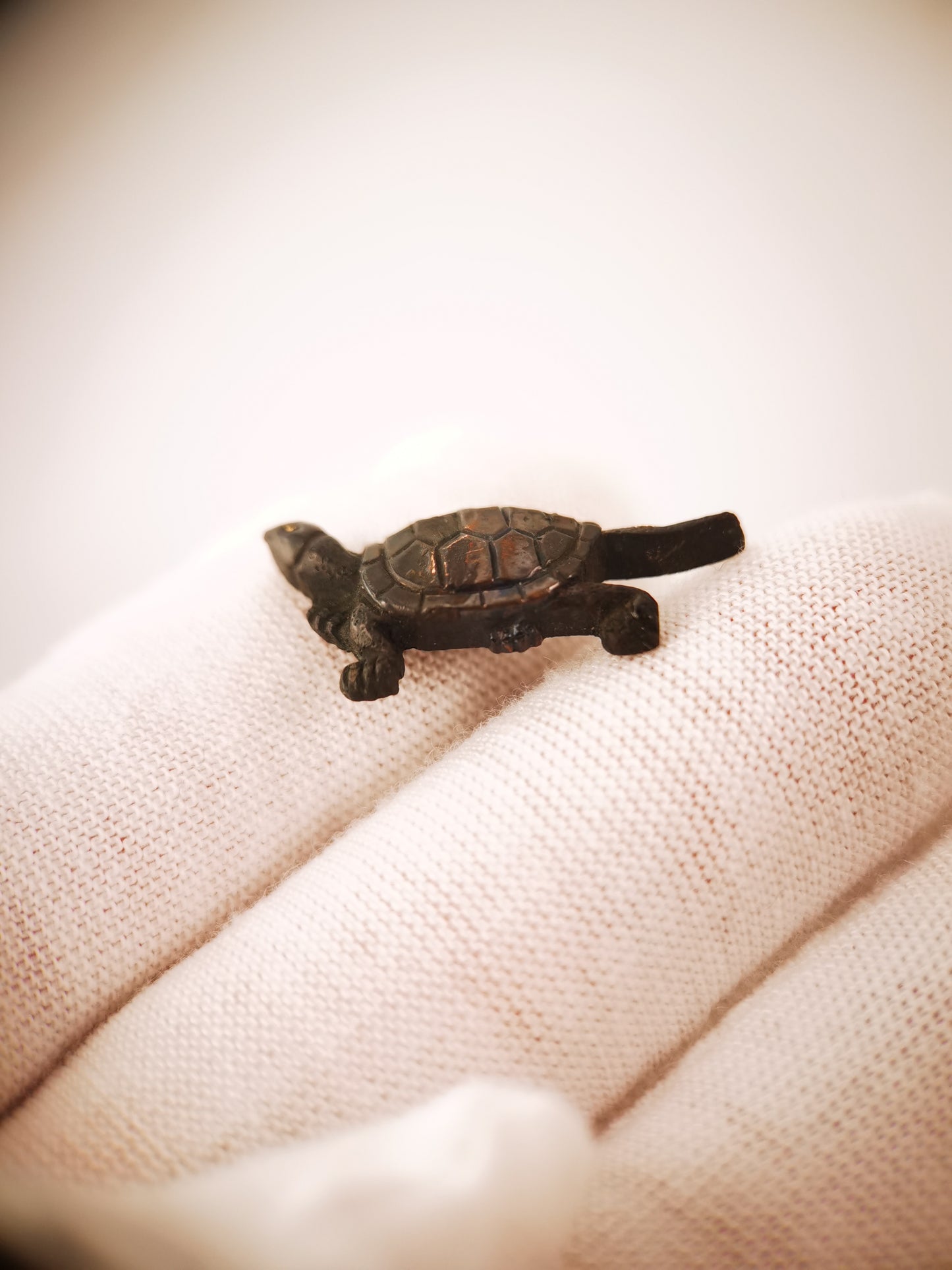 Japanese Small Turtles Pattern Menuki for Katana Wakziashi Edo Period Antique C118
