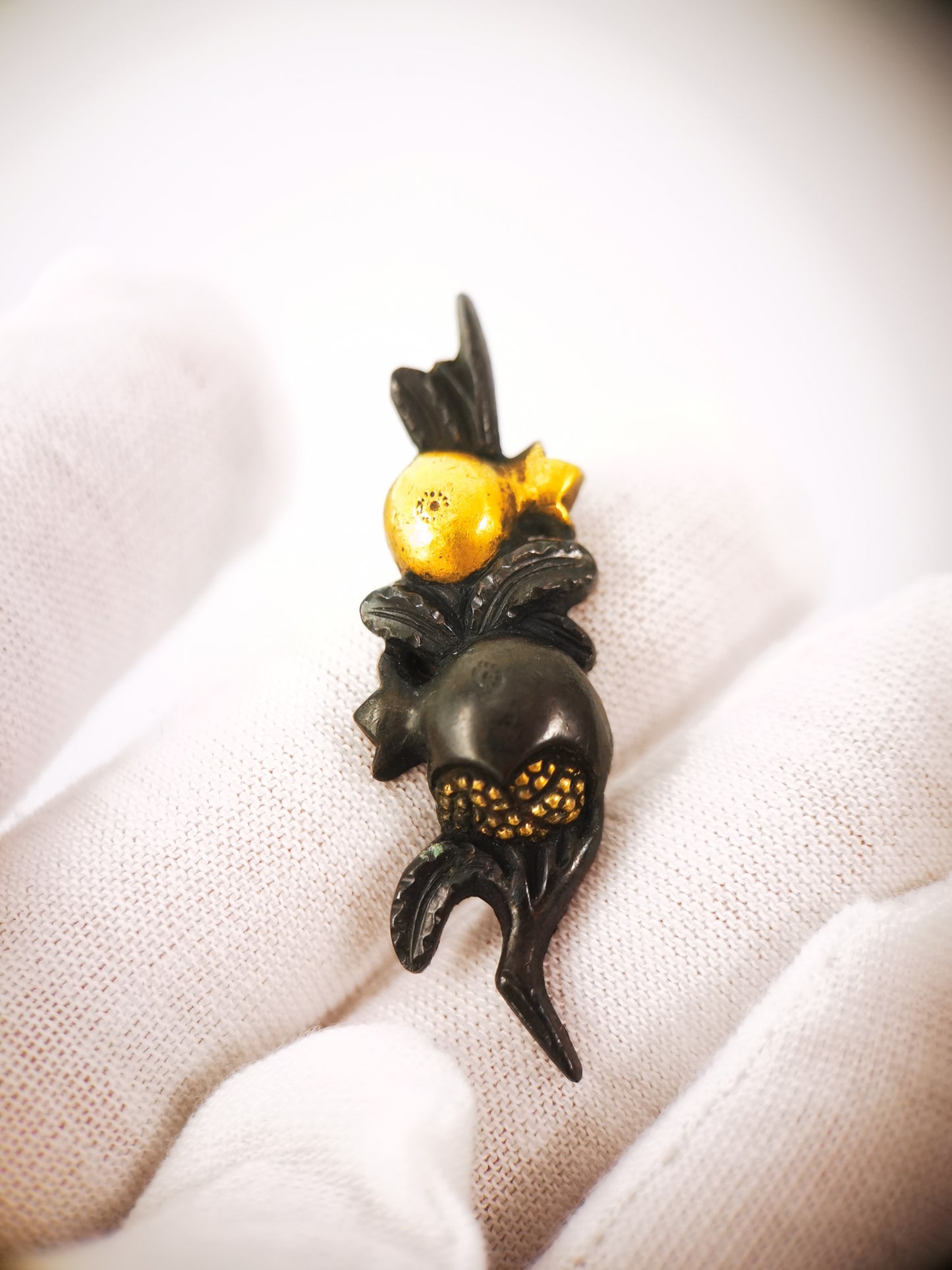 Japanese Pomegranate Pattern Menuki for Katana Wakziashi Edo Period Antique C119