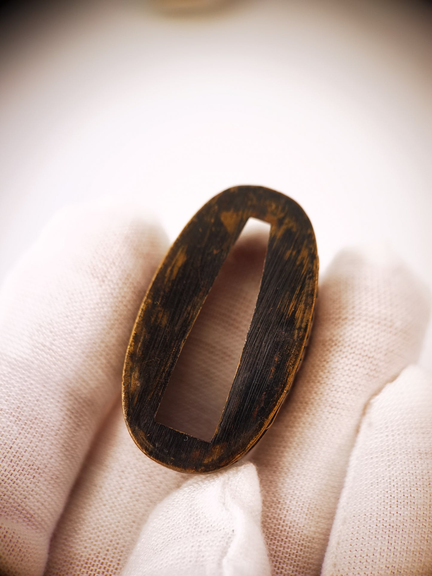Japanese Karakusa Gosan Kiri Pattern Single Fuchi for Katana Wakziashi Edo Period Antique F213