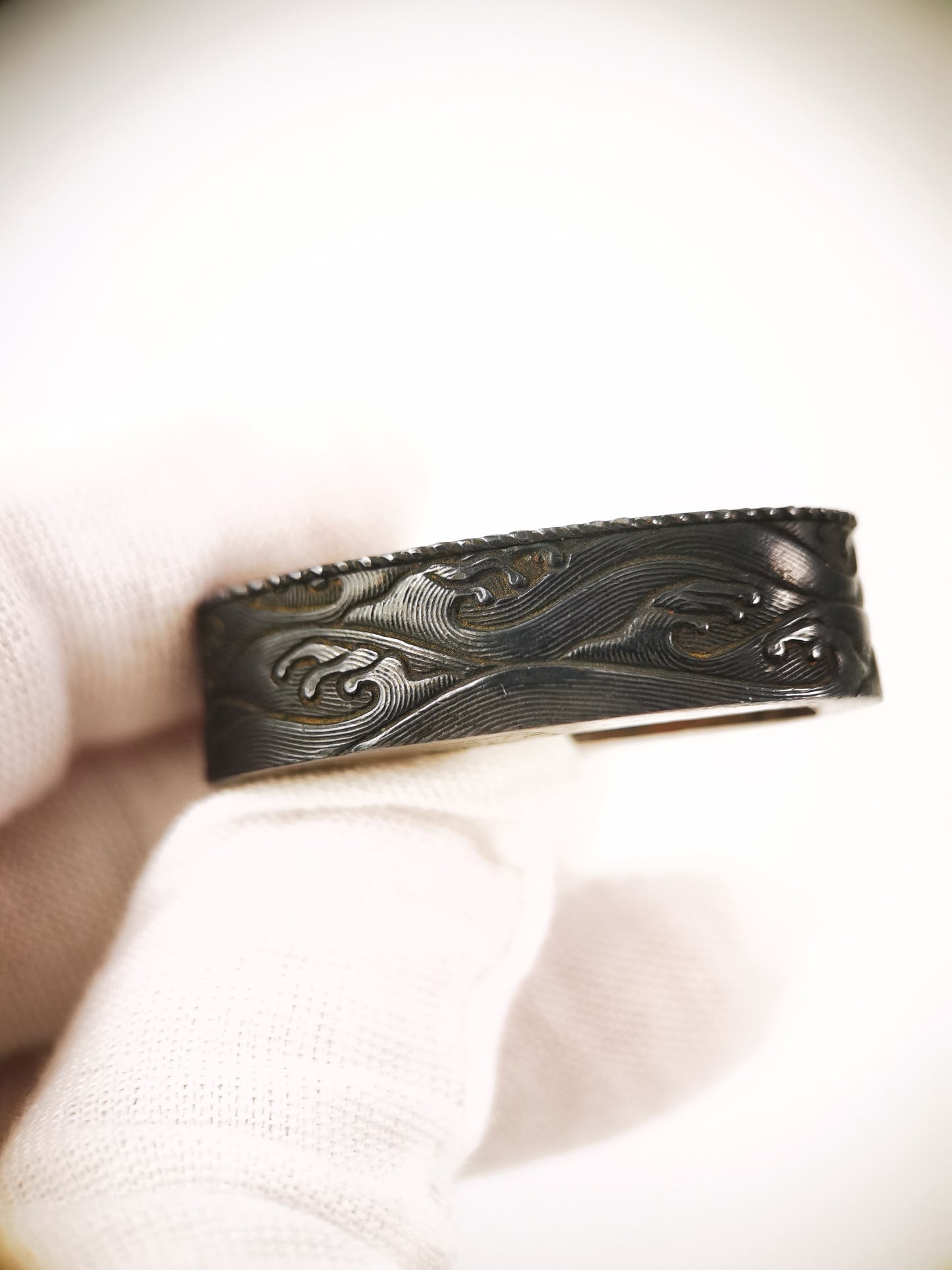 Japanese Wave Pattern Double Layer Single Fuchi for Katana Wakziashi Edo Period Antique F215