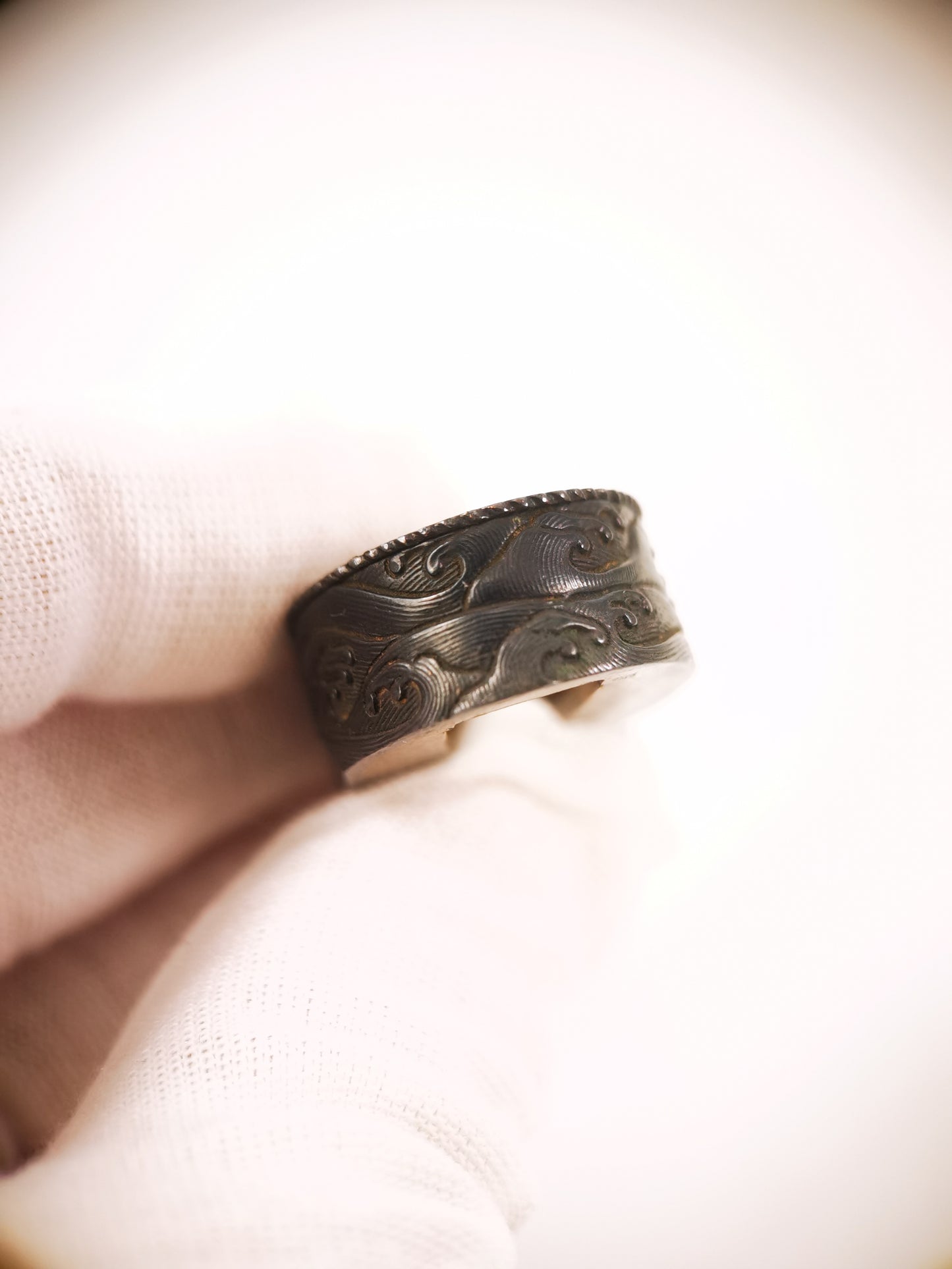 Japanese Wave Pattern Double Layer Single Fuchi for Katana Wakziashi Edo Period Antique F215