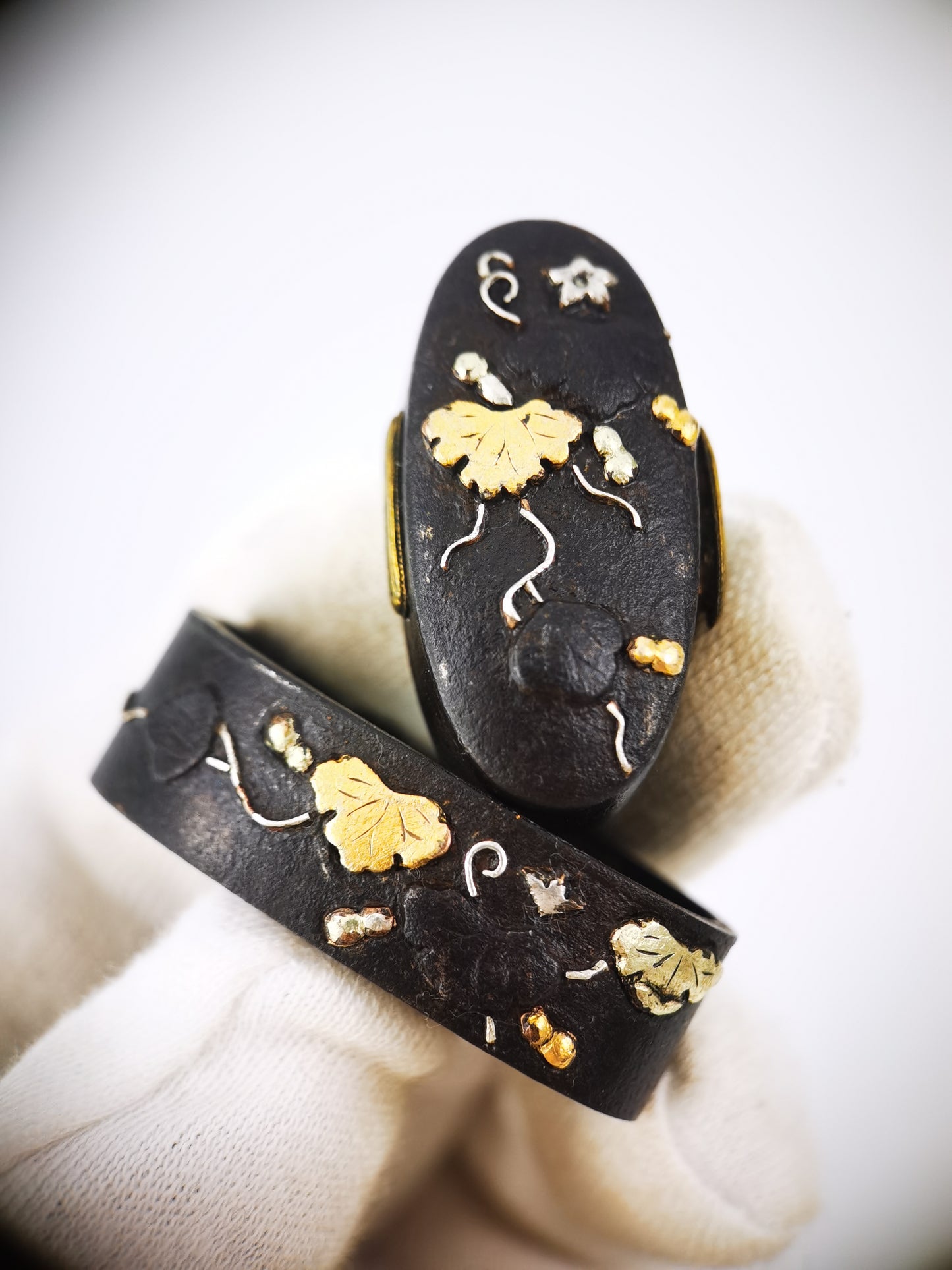 Japanese Gourd Pattern Fuchi and Kashira for Katana Wakziashi Edo Period Antique B176