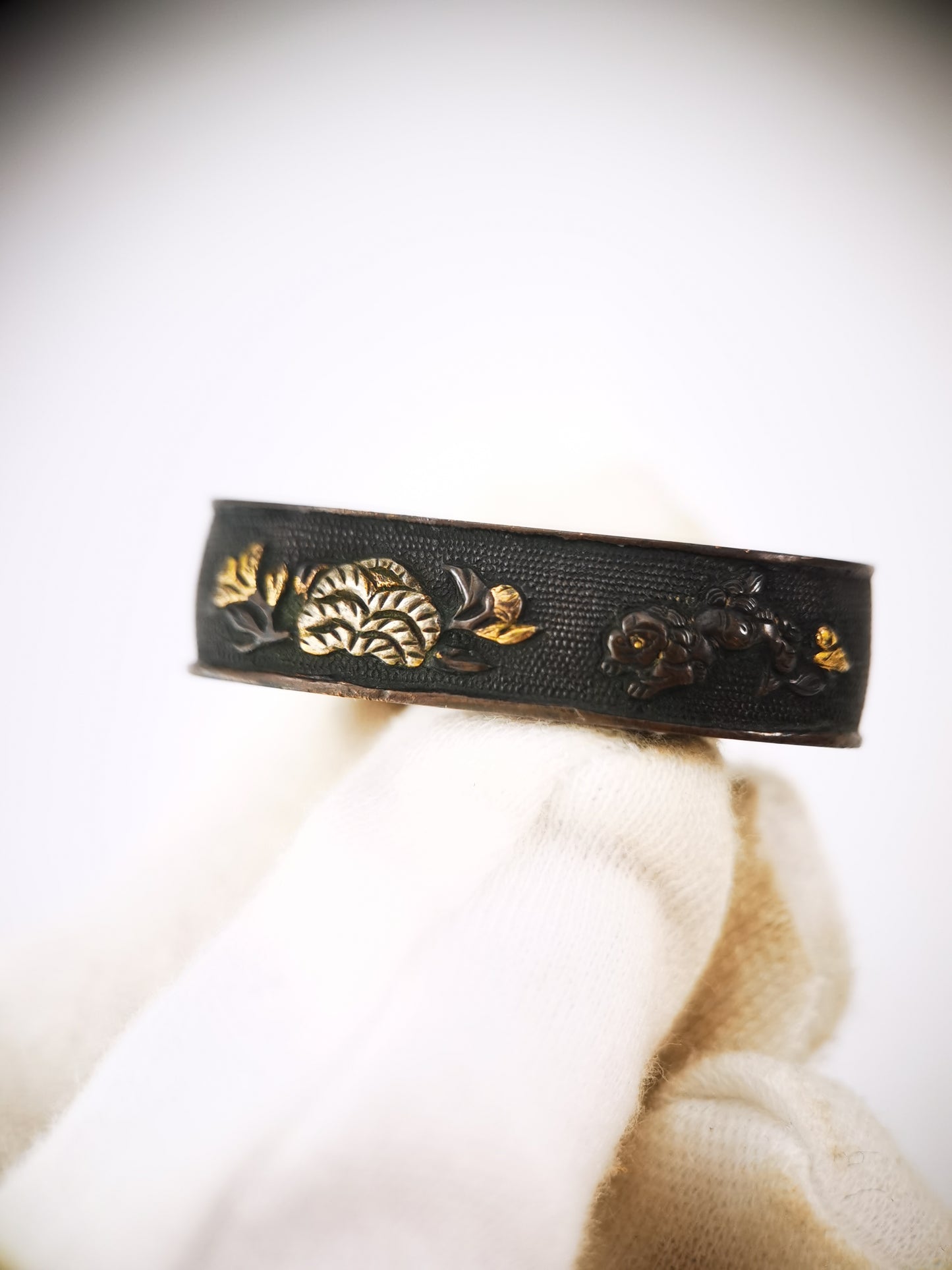 Japanese Lion Dog and Peony Pattern Fuchi and Kashira for Wakziashi Edo Period Antique B178