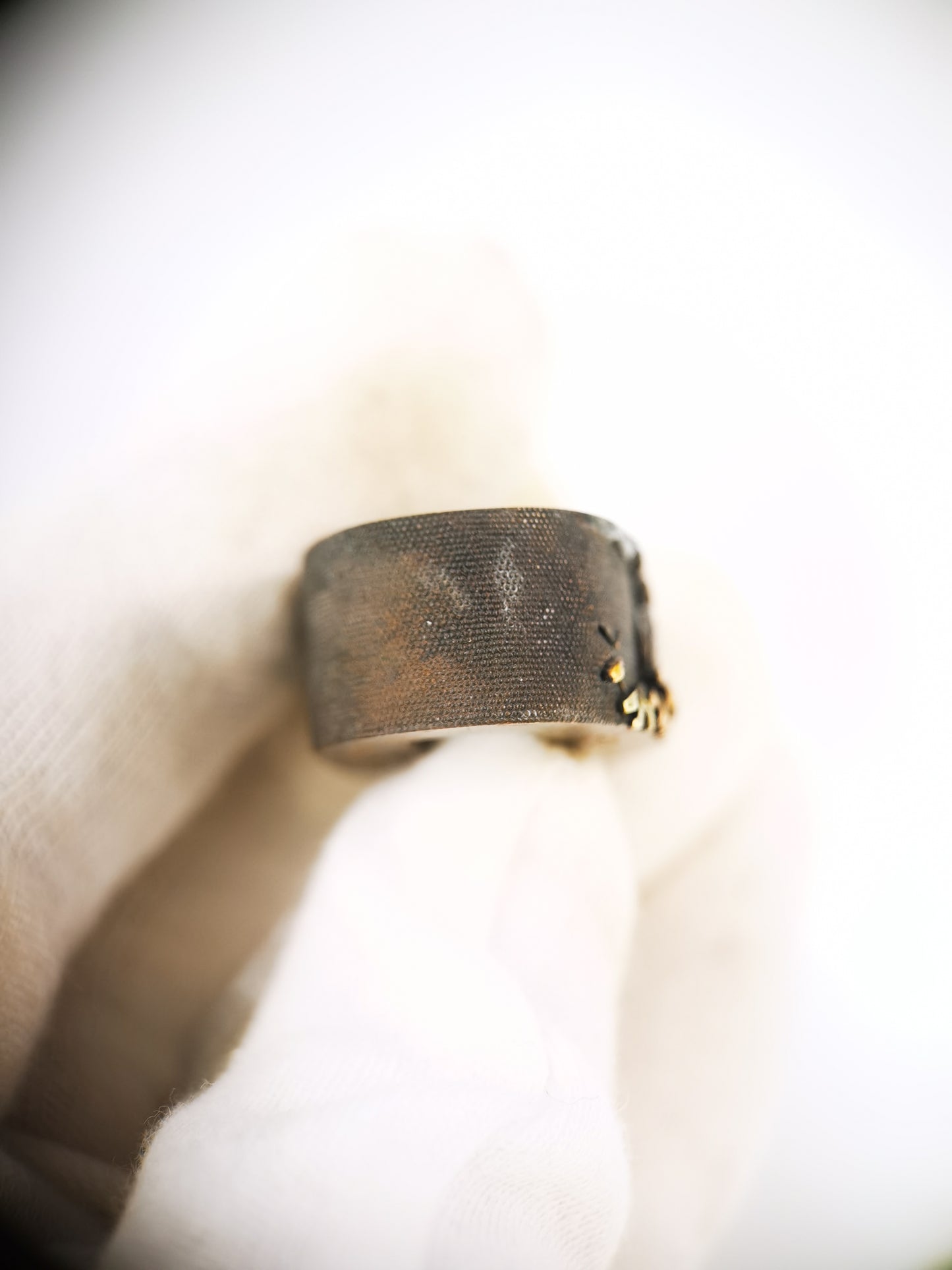 Japanese Hollow Tree & Small Creatures Pattern Single Fuchi for Katana Wakziashi Edo Period Antique F217