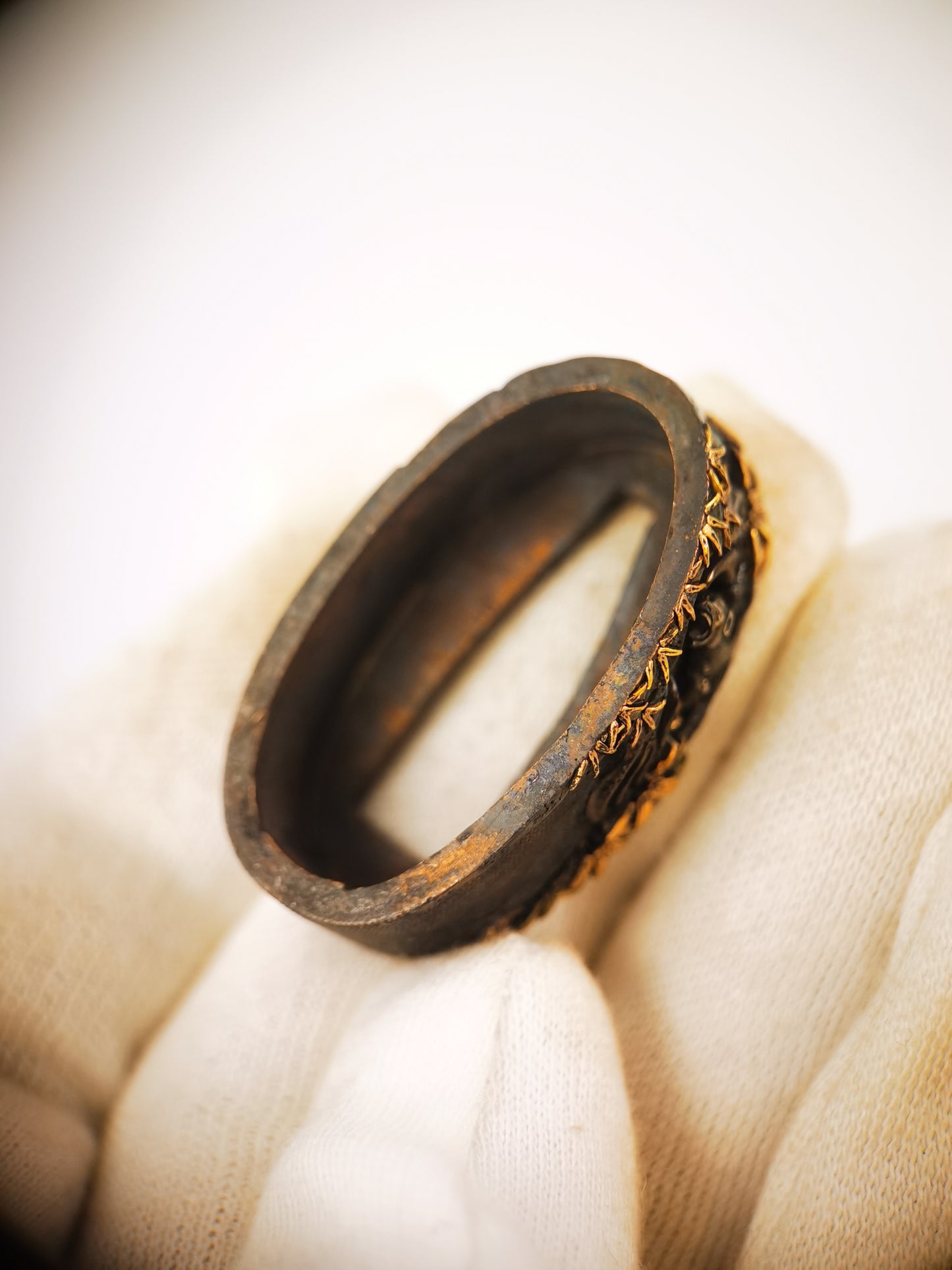 Japanese Hollow Tree & Small Creatures Pattern Single Fuchi for Katana Wakziashi Edo Period Antique F217