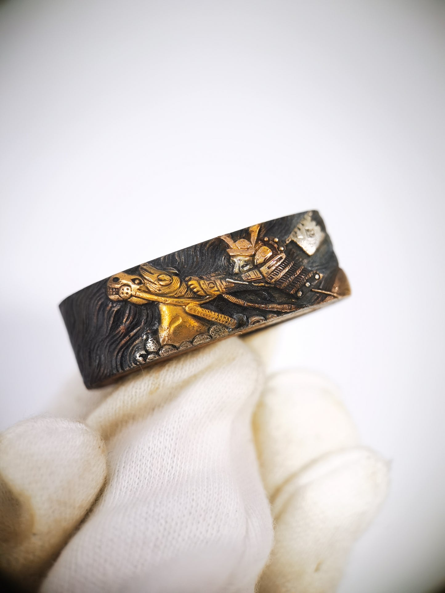 Japanese Battle Scene Pattern Single Fuchi for Katana Wakziashi Edo Period Antique F218