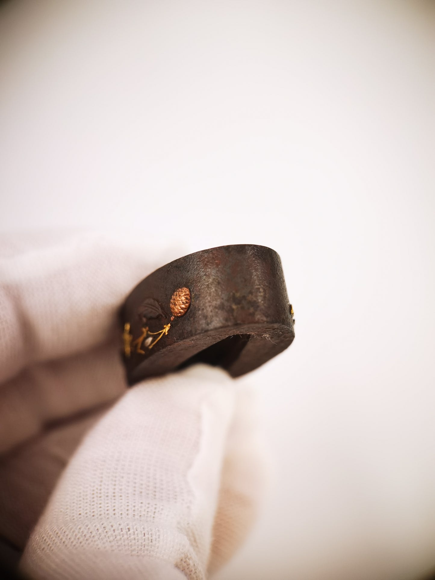 Japanese Pine Cone, Needle & Fallen Leaf Pattern Single Fuchi for Wakziashi Edo Period AntiqueF219