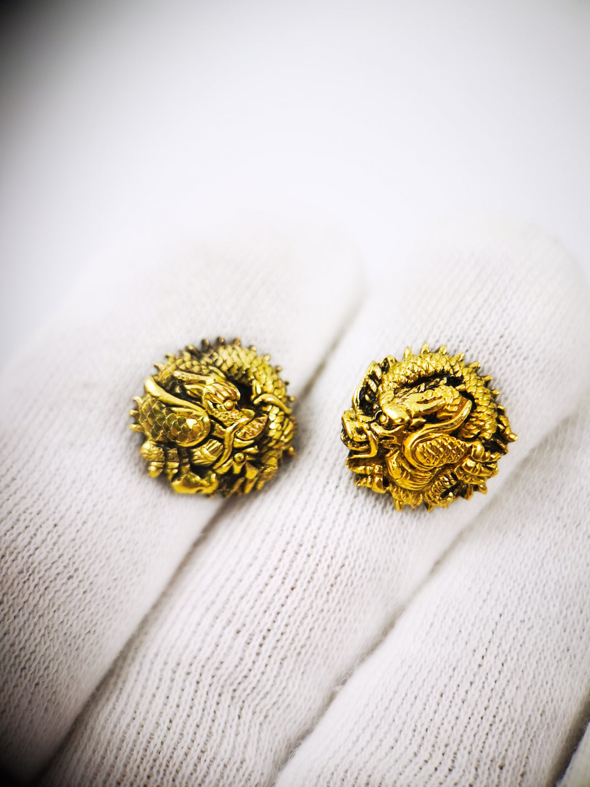 Japanese Sword Fitting Circular Coiled Dragon Motify Kogai & Menuki for Wakzaishi and Tanto Edo Period Antique D153