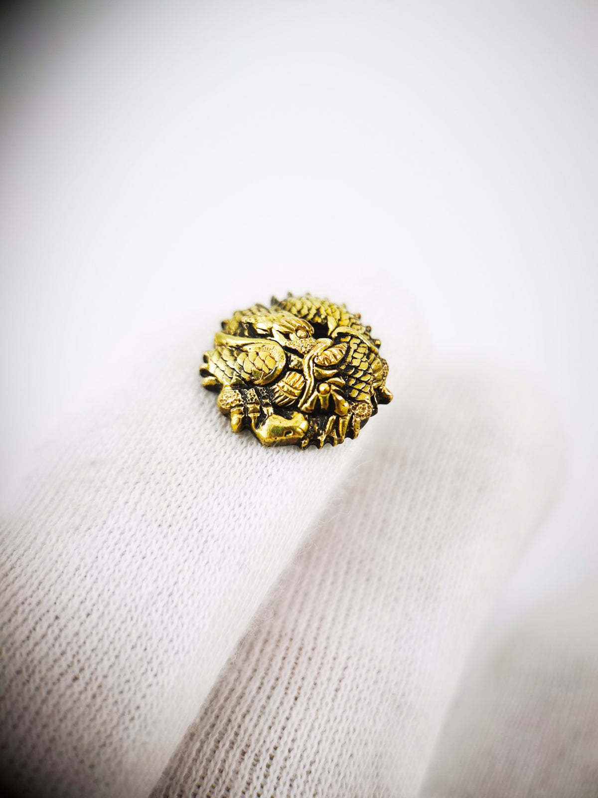 Japanese Sword Fitting Circular Coiled Dragon Motify Kogai & Menuki for Wakzaishi and Tanto Edo Period Antique D153