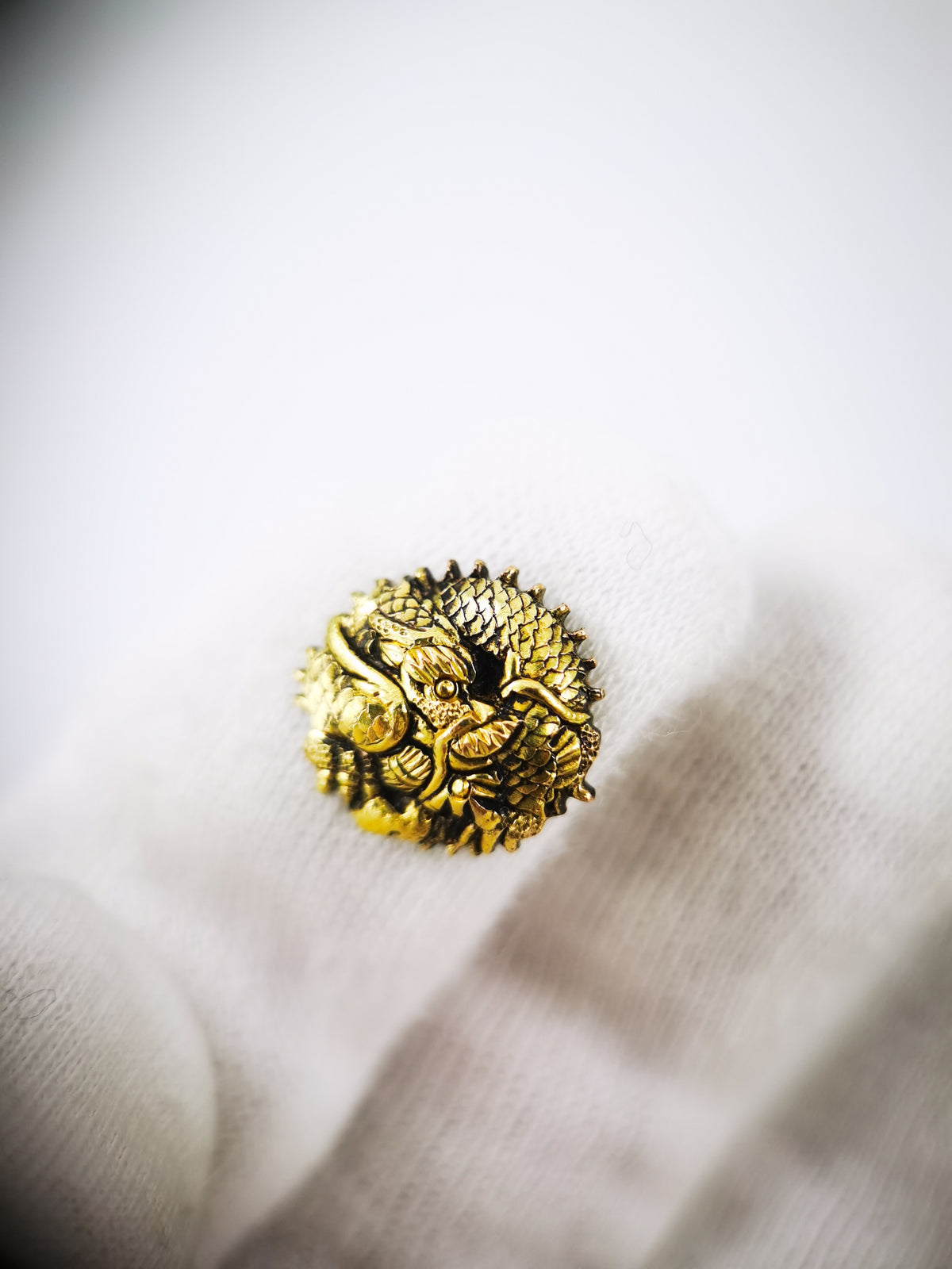 Japanese Sword Fitting Circular Coiled Dragon Motify Kogai & Menuki for Wakzaishi and Tanto Edo Period Antique D153